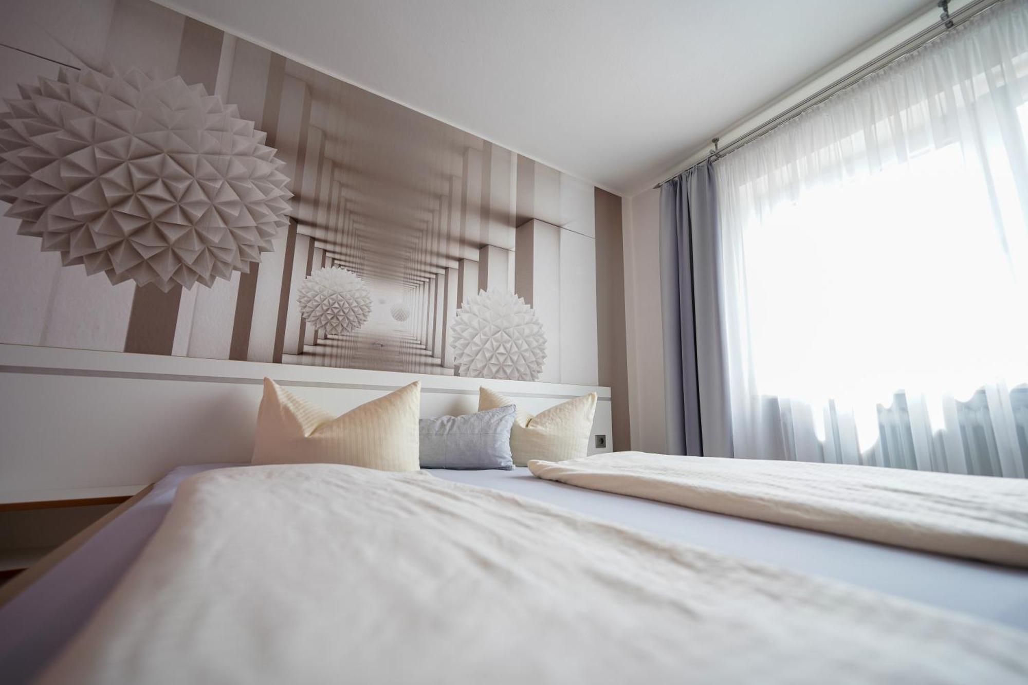 Hotel Garni Und Apartments Zur Krone Hilpoltstein Luaran gambar