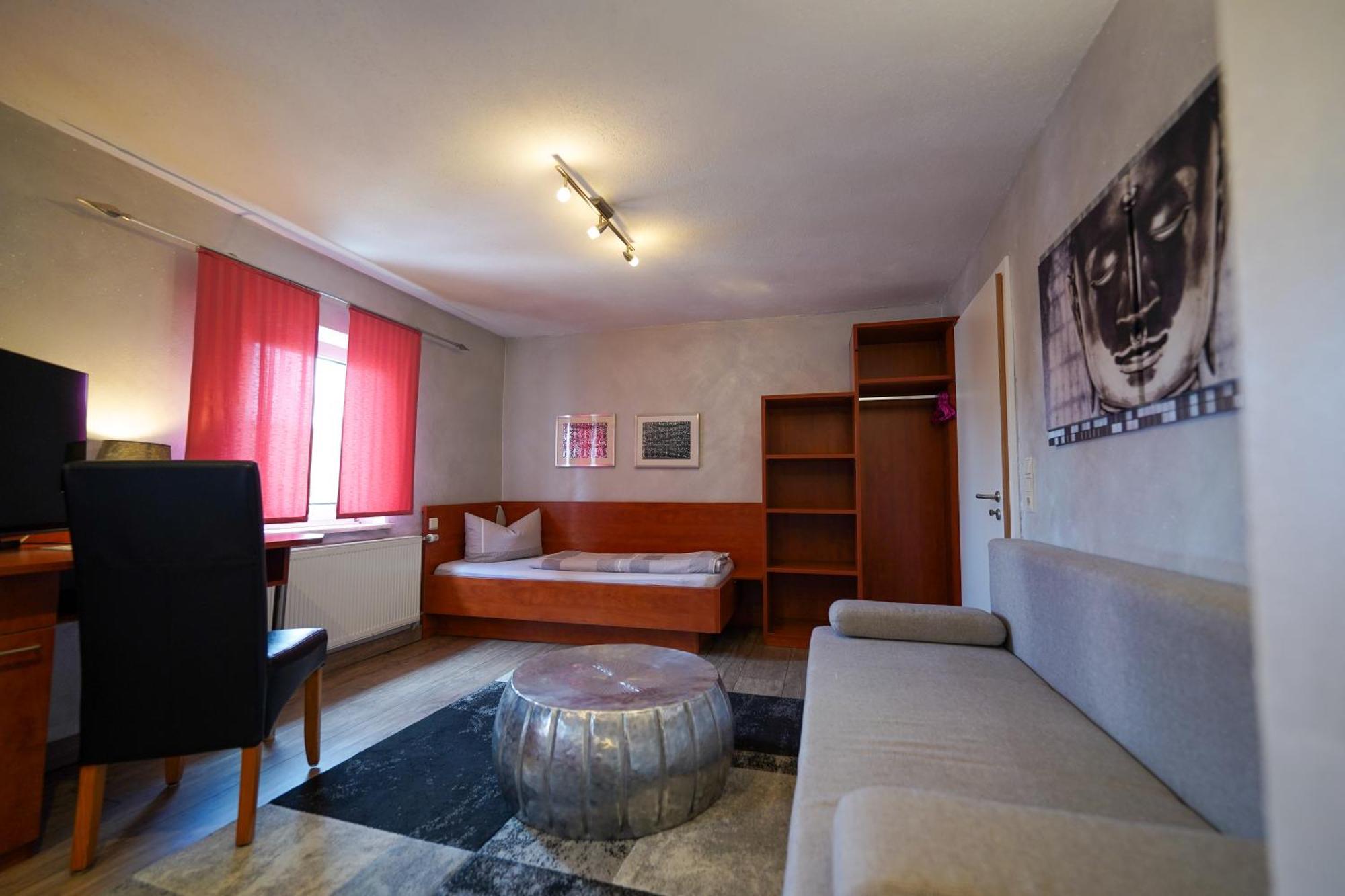 Hotel Garni Und Apartments Zur Krone Hilpoltstein Luaran gambar