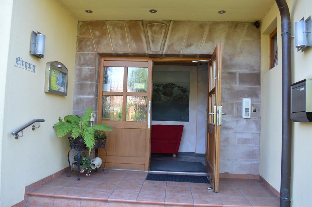 Hotel Garni Und Apartments Zur Krone Hilpoltstein Luaran gambar